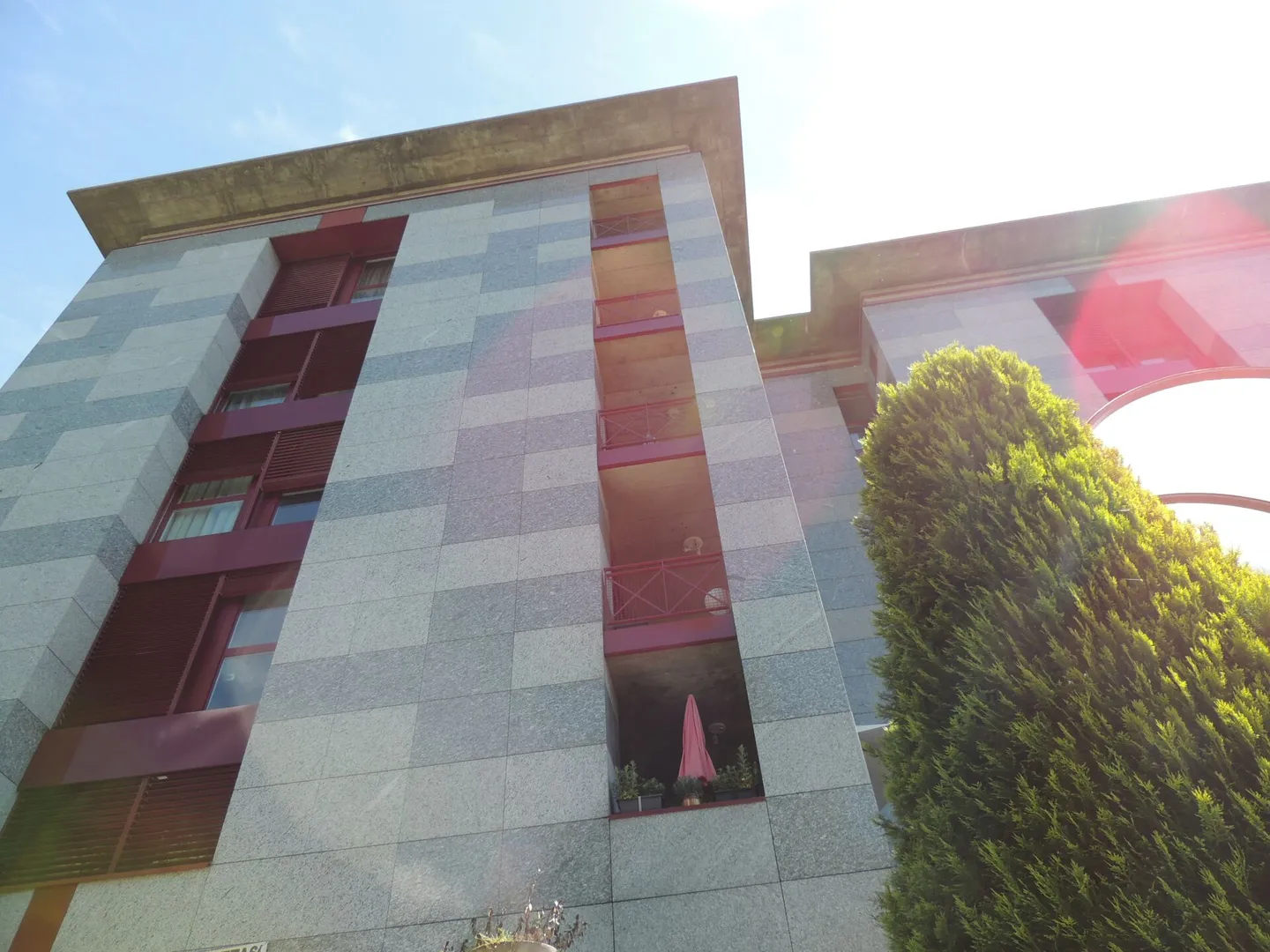 SPAZIO COMMERCIALE CON AMPIE VETRATE (ricerca subentrante) - Foto 21 di 22