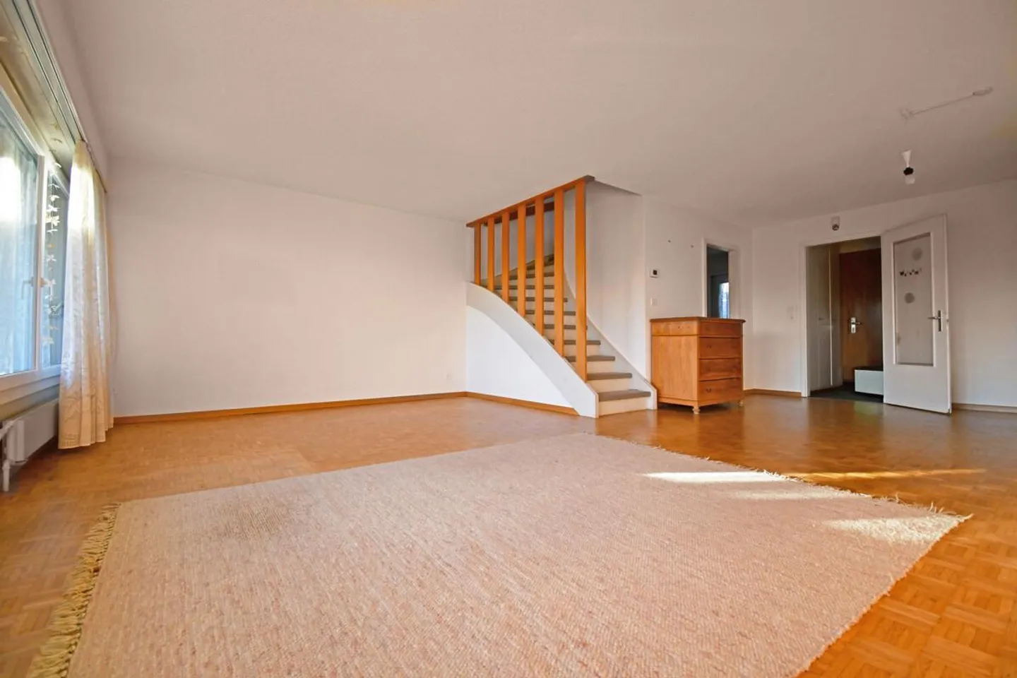 A Home with a View and Room for Creativity - Photo 3 of 14