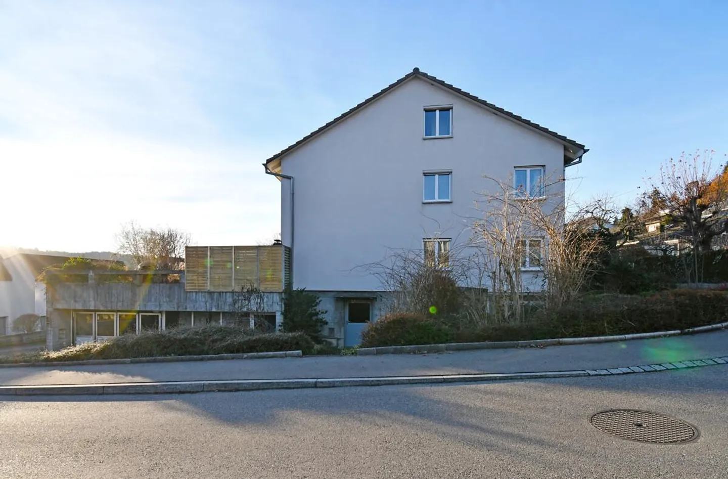 A Home with a View and Room for Creativity - Photo 4 of 14