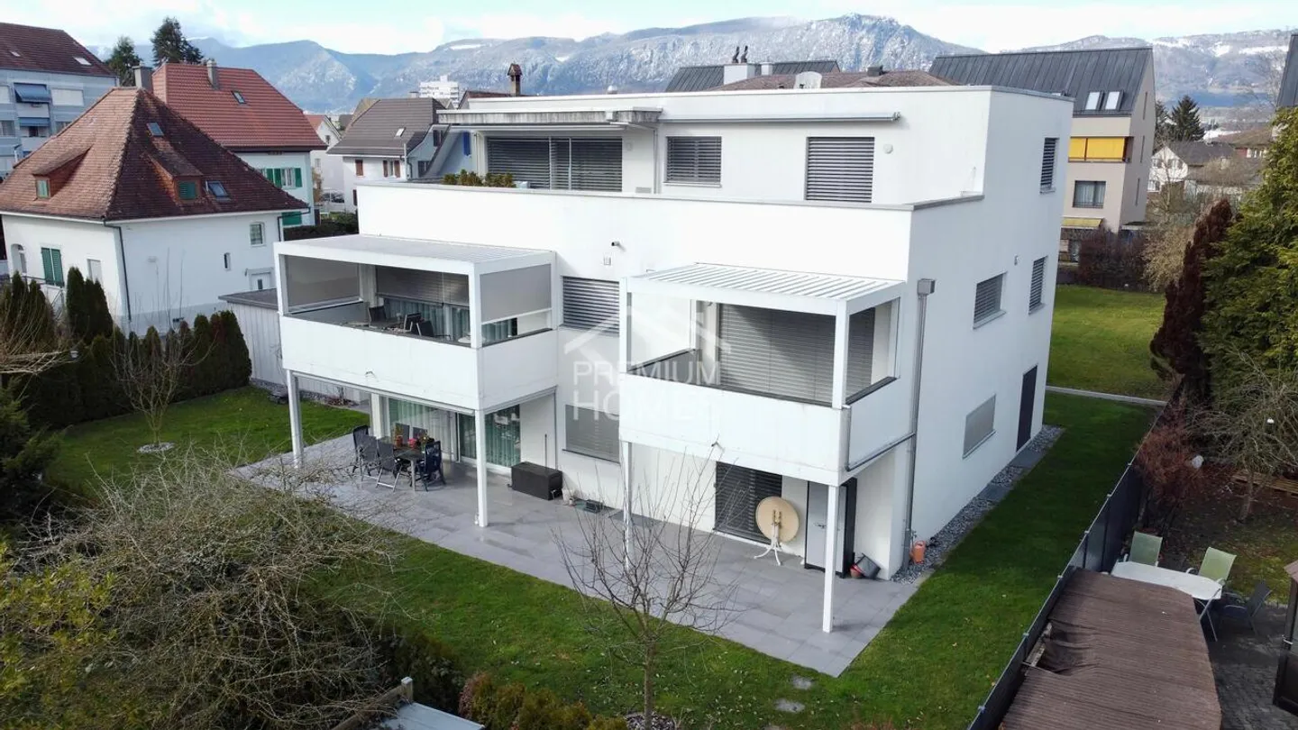 Living comfort in an attractive location - Photo 2 of 8