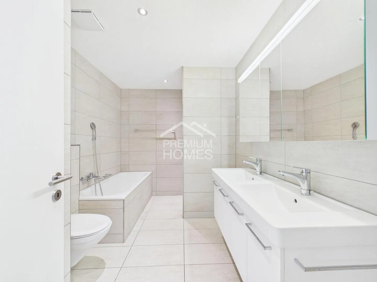 Living comfort in an attractive location - Photo 7 of 8