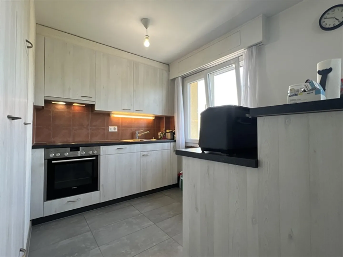 Bell'appartamento spazioso con vista libera - Foto 3 di 11