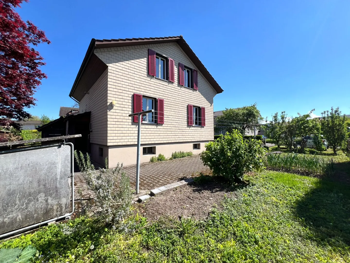 Casa unifamiliare di 5,5 stanze in una posizione tranquilla a Oberenfelden - Foto 3 di 20
