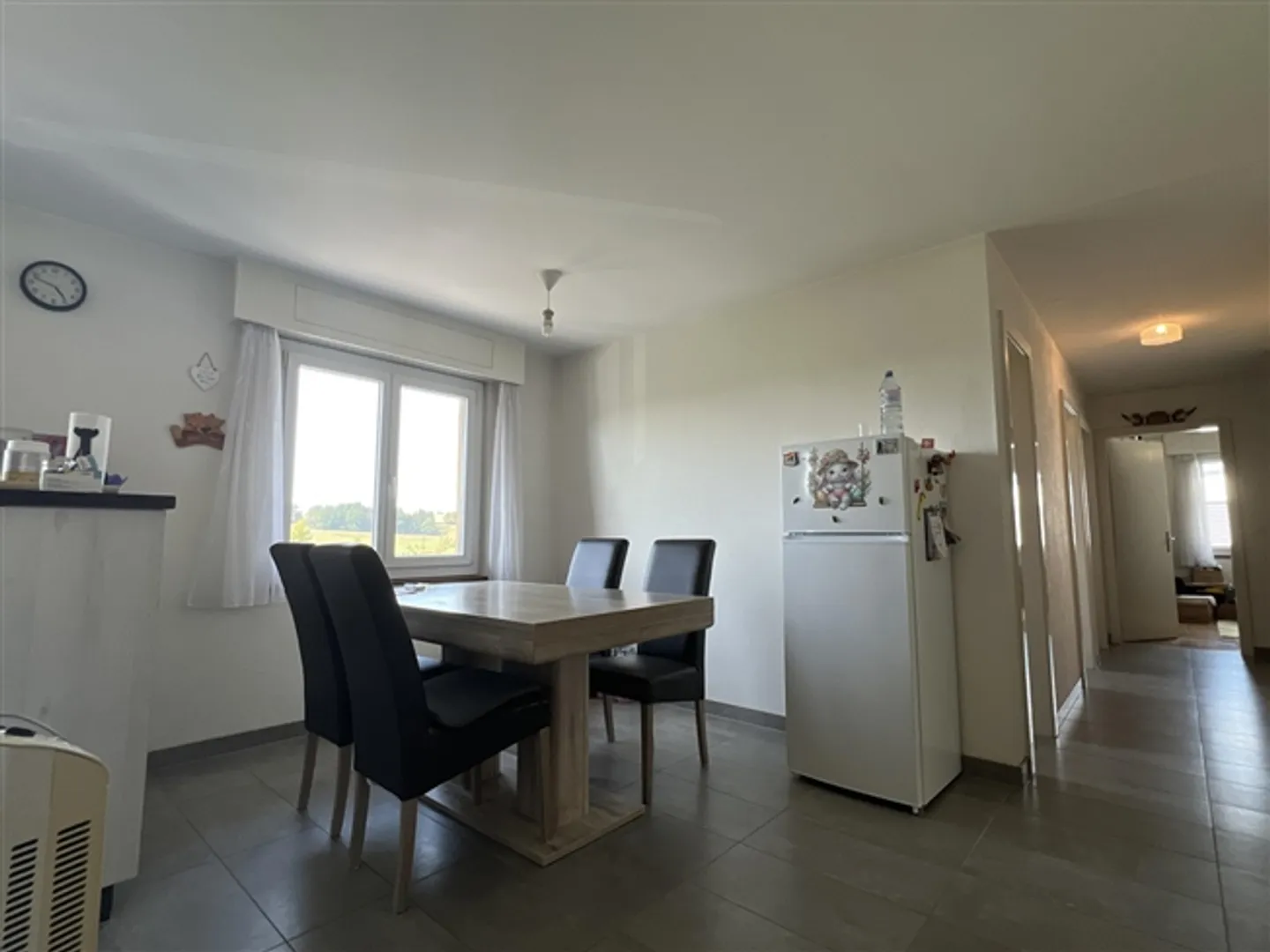 Bell'appartamento spazioso con vista libera - Foto 4 di 11