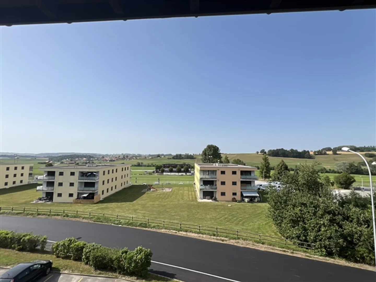 Bell'appartamento spazioso con vista libera - Foto 5 di 11