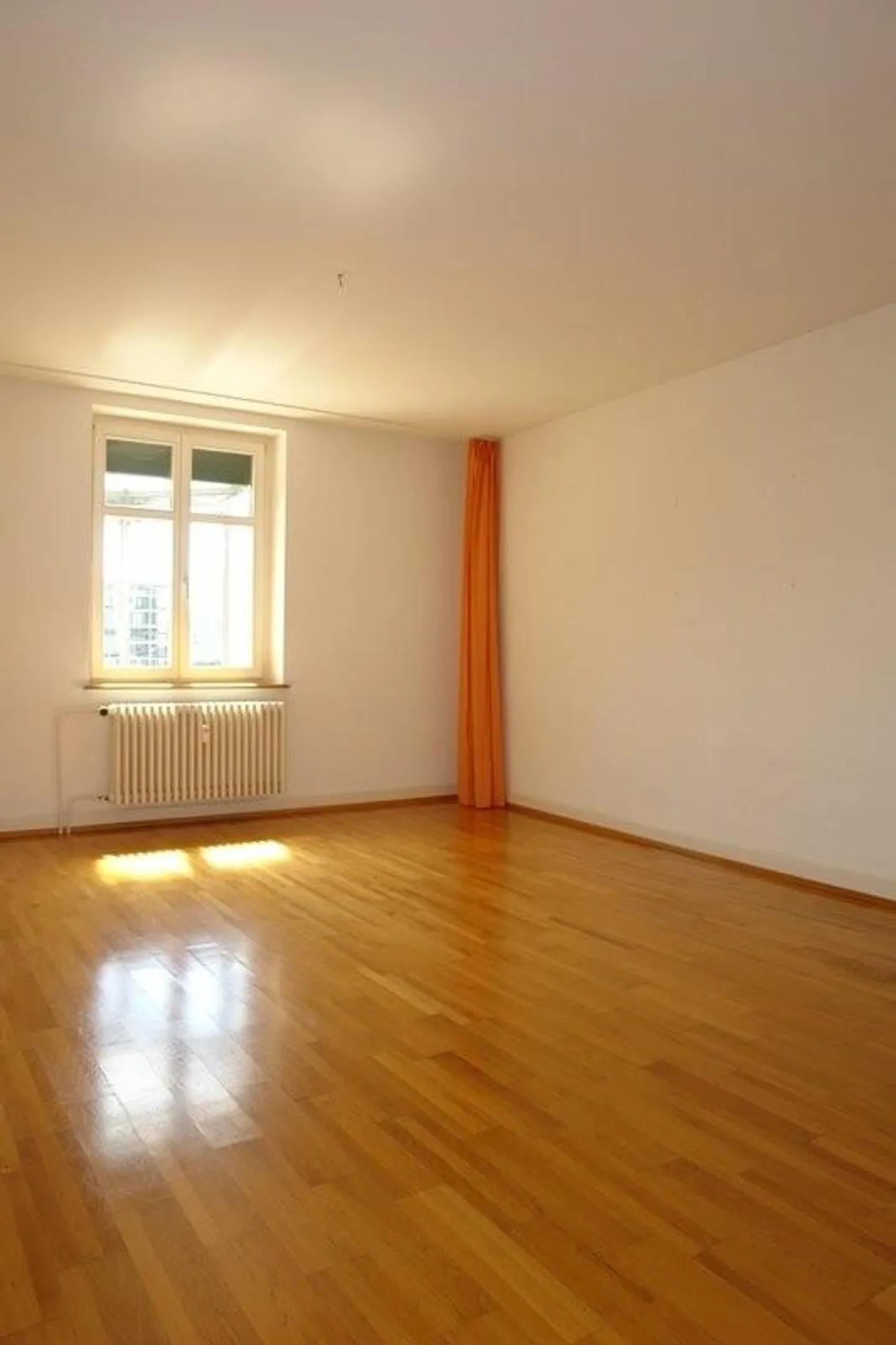 Maisonette penthouse in a historic building - Photo 4 of 9