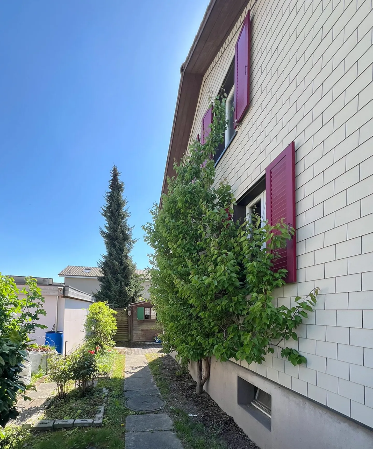 Casa unifamiliare di 5,5 stanze in una posizione tranquilla a Oberenfelden - Foto 6 di 20