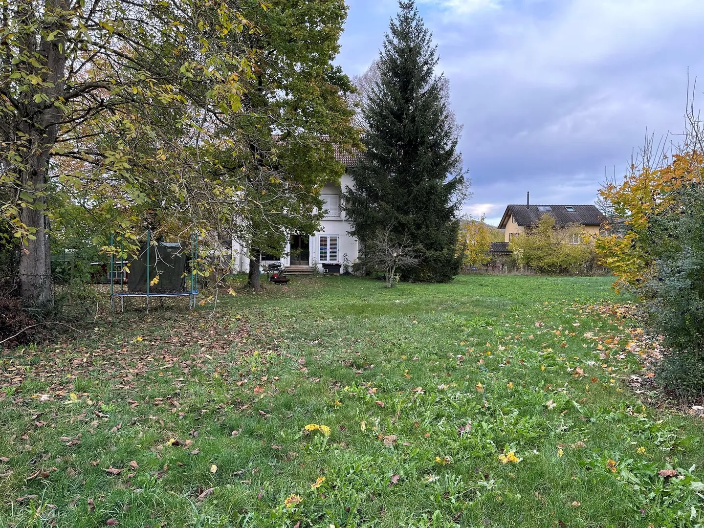 Casa familiare con grande proprietà - Foto 1 di 12