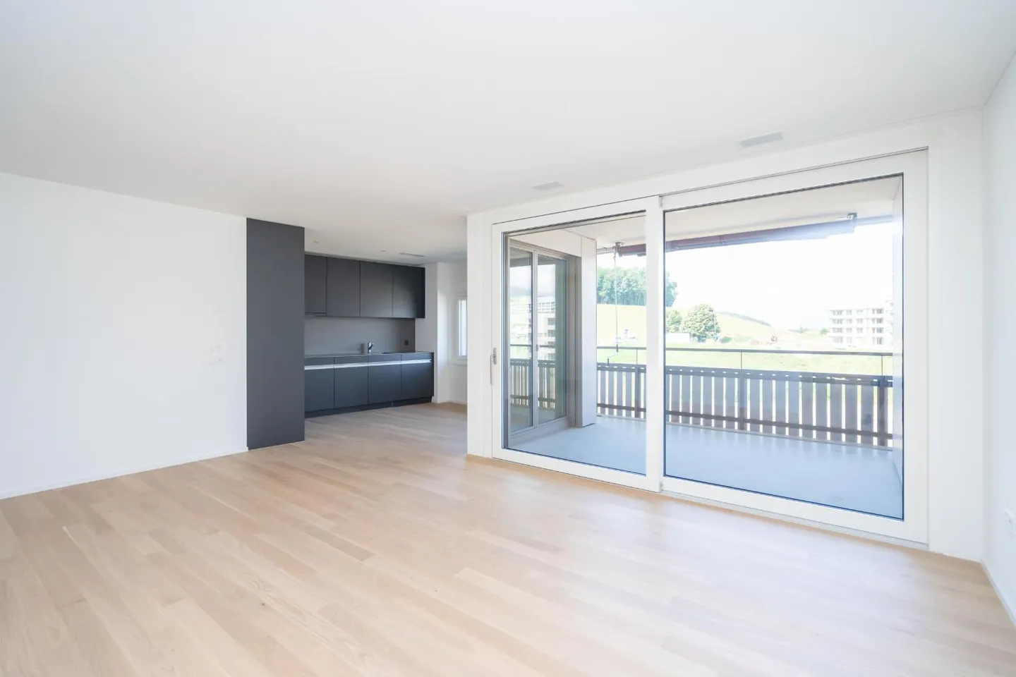 Modernes 3.5 Zimmer Appartement - Foto 1 von 11