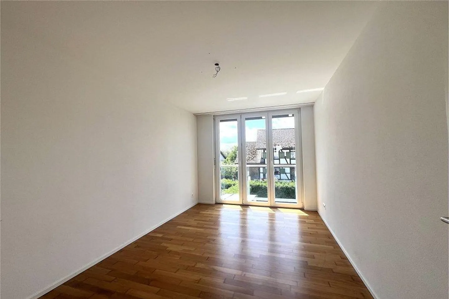 Charmantes neuwertiges Reihenmittelhaus in ländlicher Gegend und trotzdem in Stadt Nähe - Foto 9 von 12