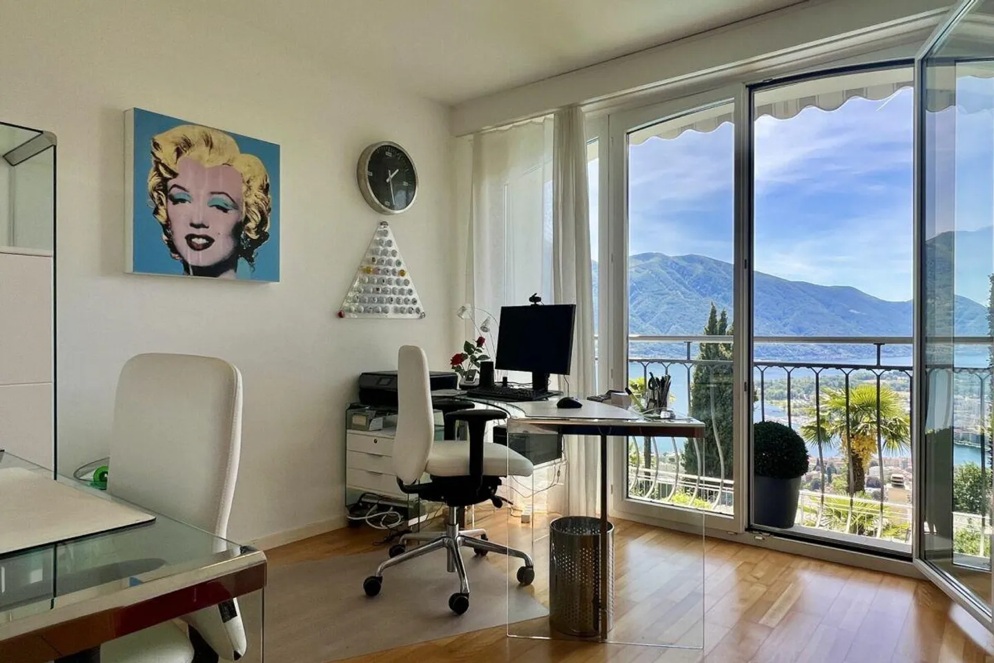TOP LOCATION with 180° lake view - Exclusive apartment with separate guest area and communal pool - Photo 21 of 30