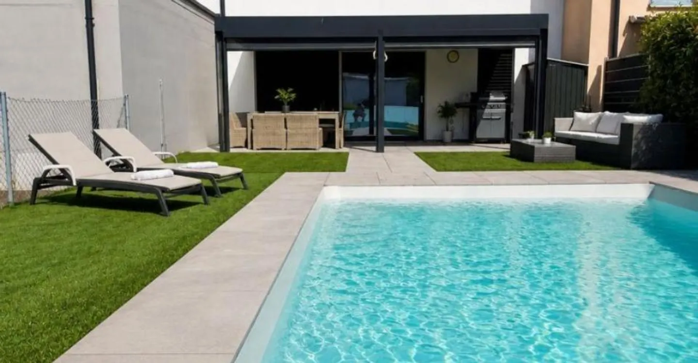 Stunning contemporary semi-detached house - Photo 1 of 10