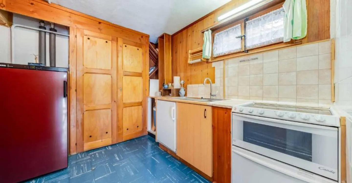 House with 2 apartments and breathtaking view - Photo 10 of 12