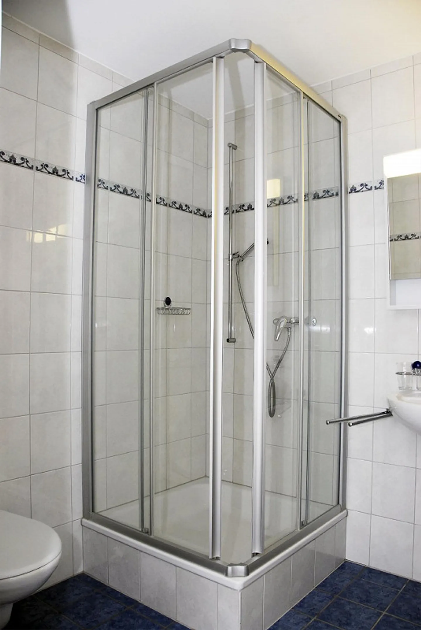 Large and spacious 5.5-room attic apartment - Photo 8 of 9