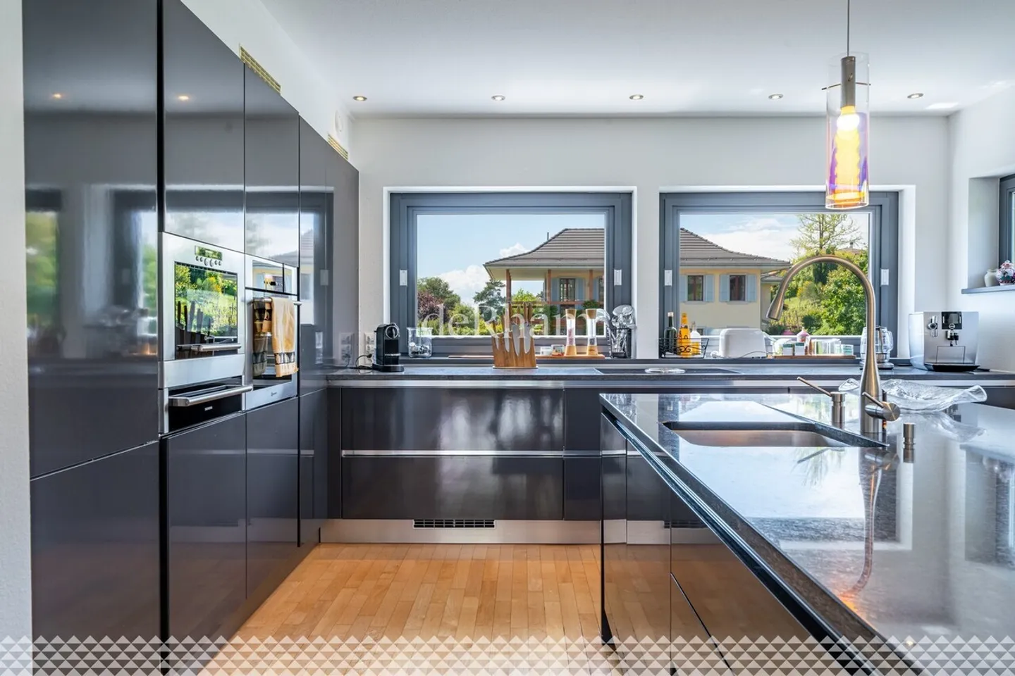 Contemporary luxury villa with pool and lake view! - Photo 2 of 12