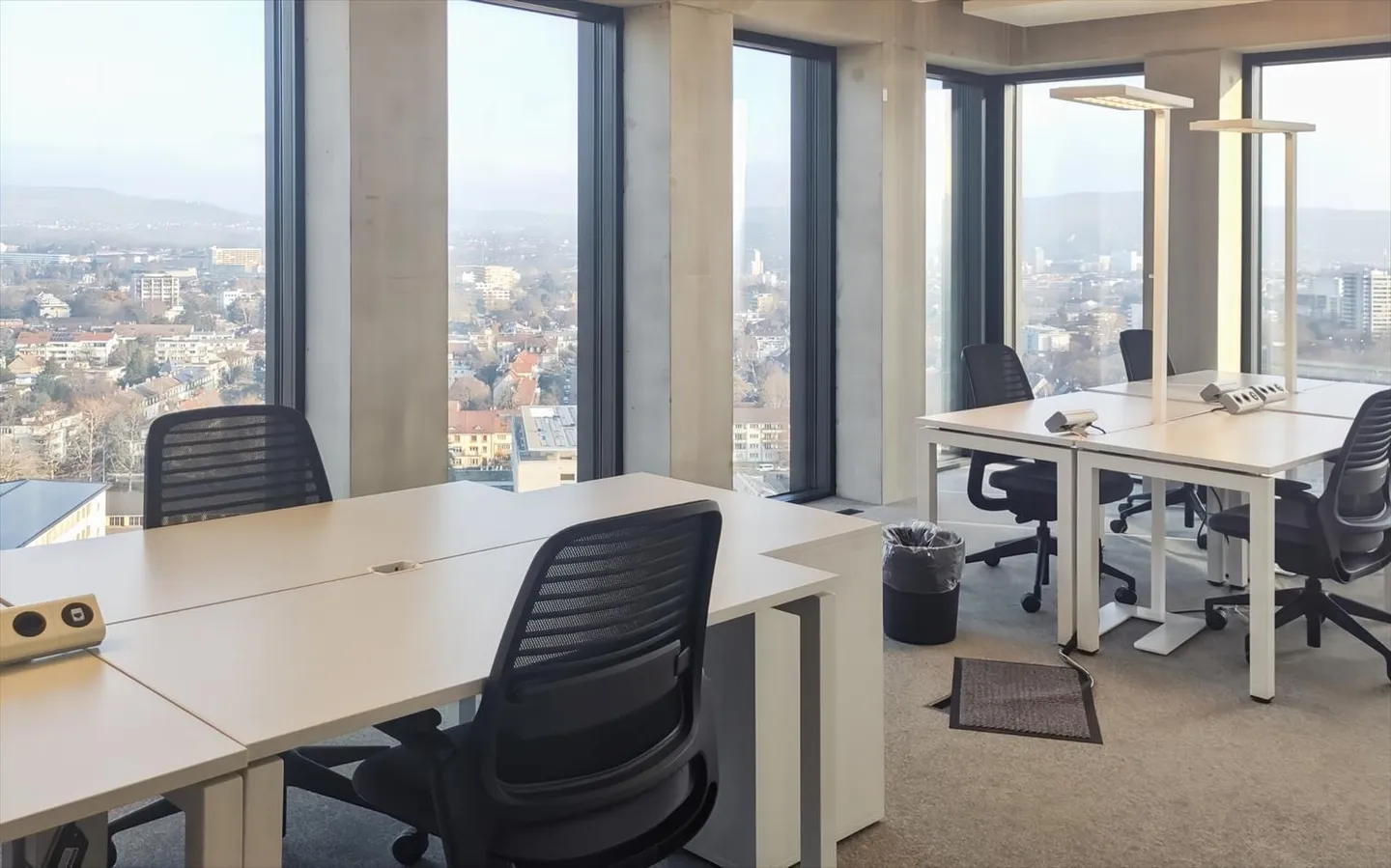 Maßgeschneiderte, traumhafte Büros für 4 Personen in Spaces Grosspeter Tower - Foto 1 von 19