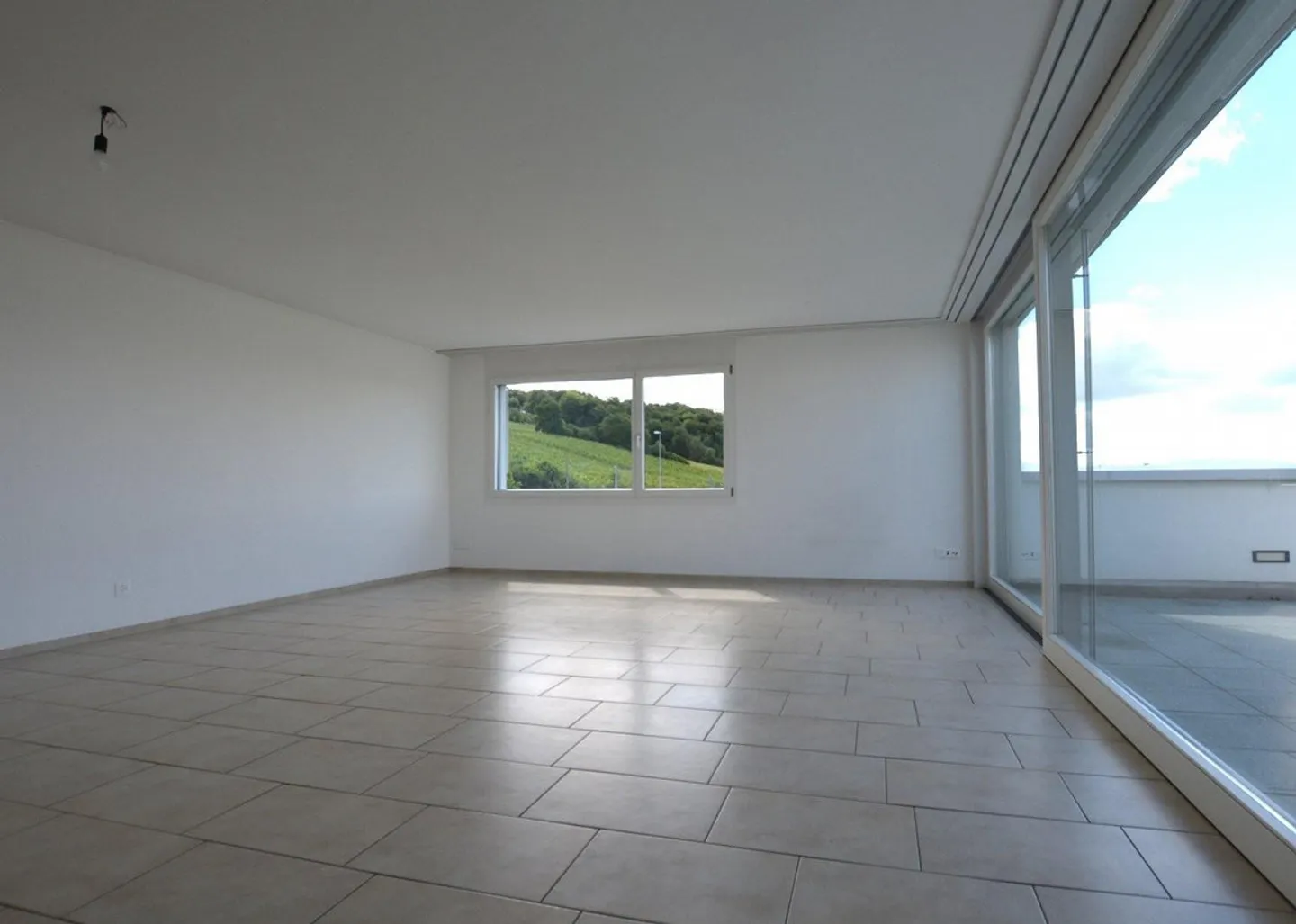 Geräumige Attikawohnung mit Aussicht - Foto 4 von 12
