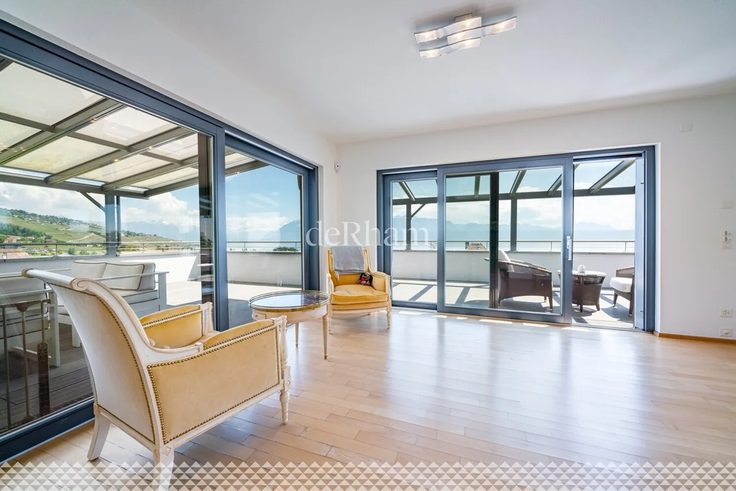 Contemporary luxury villa with pool and lake view! - Photo 3 of 12