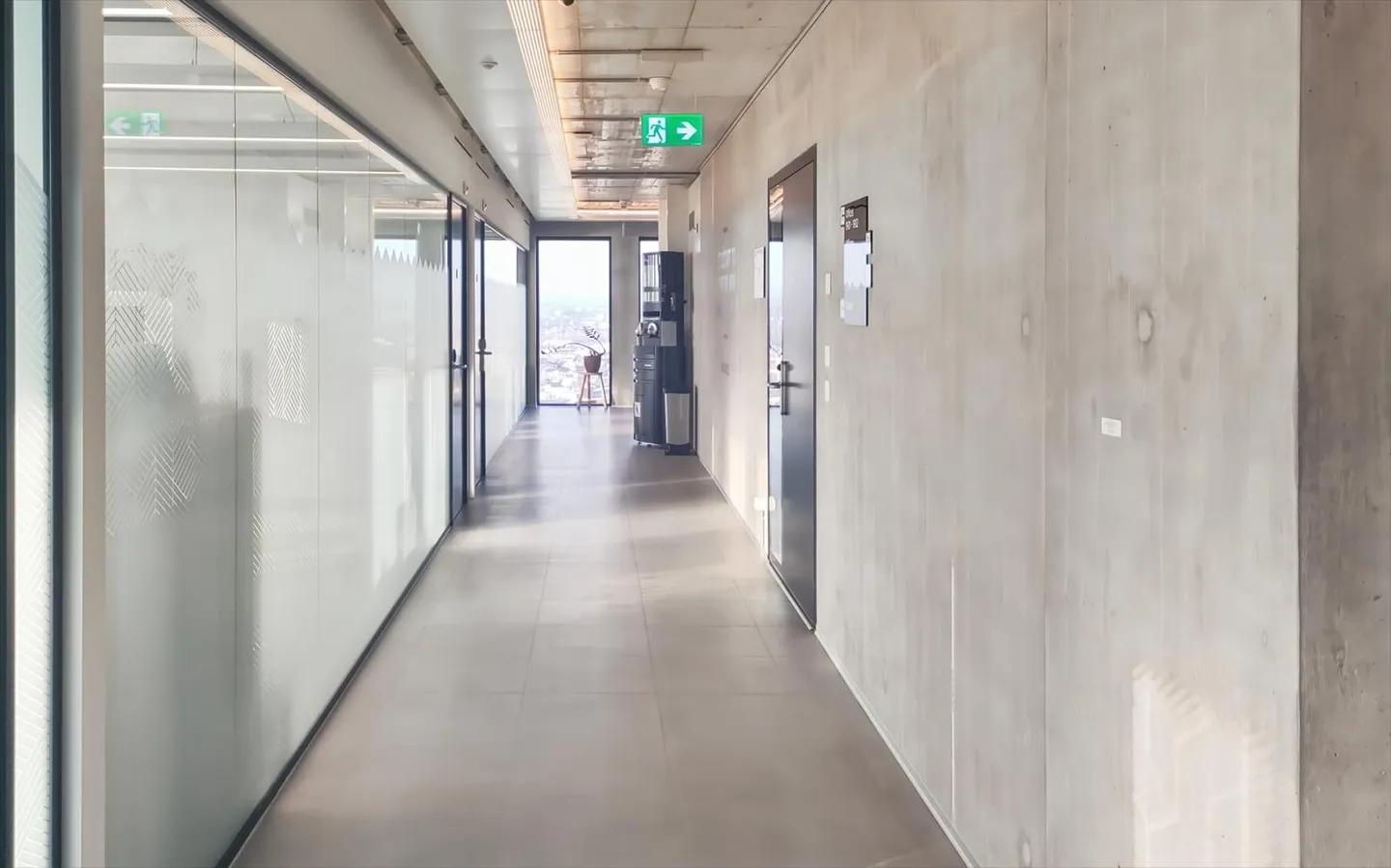 Maßgeschneiderte, traumhafte Büros für 4 Personen in Spaces Grosspeter Tower - Foto 19 von 19