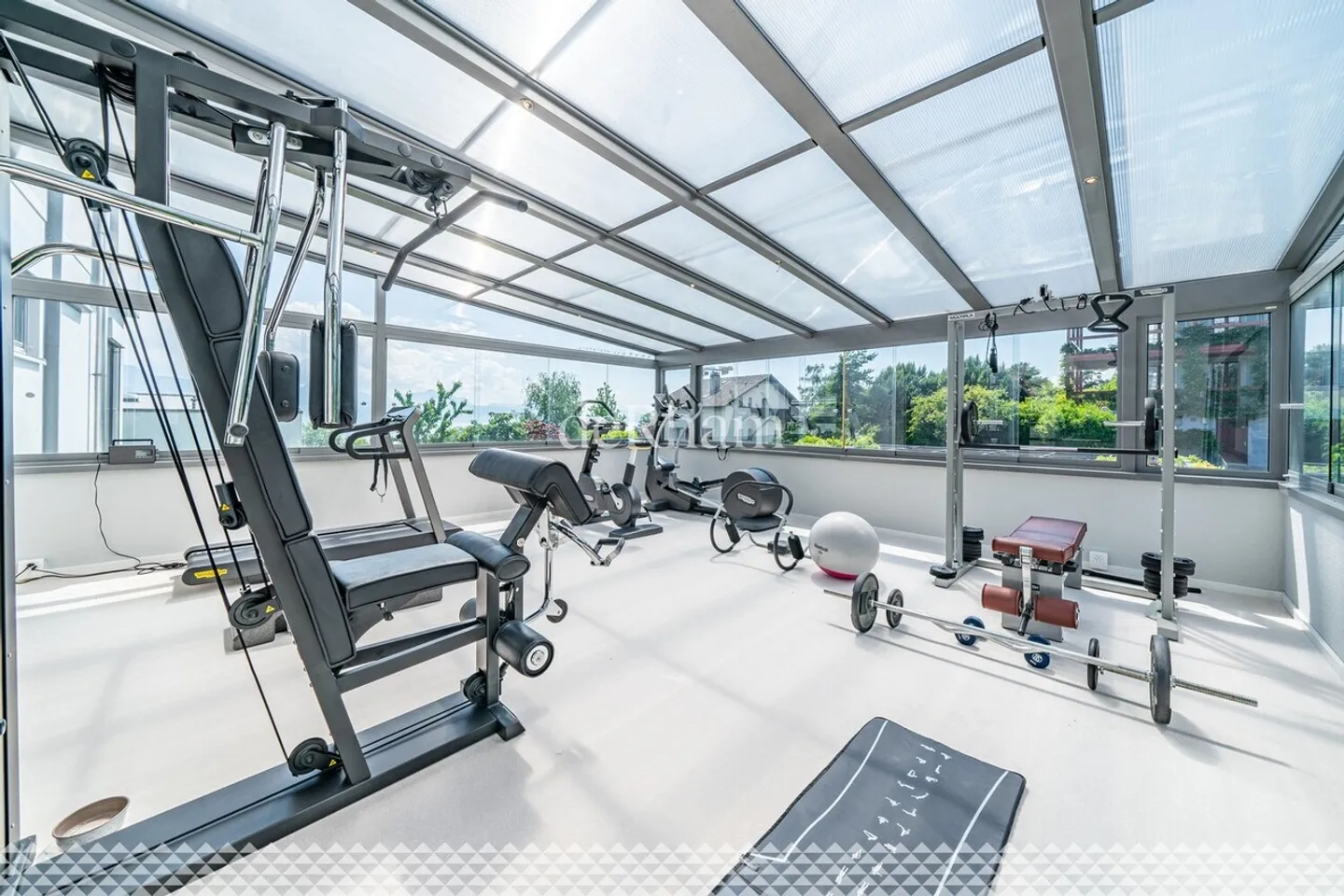 Contemporary luxury villa with pool and lake view! - Photo 11 of 12