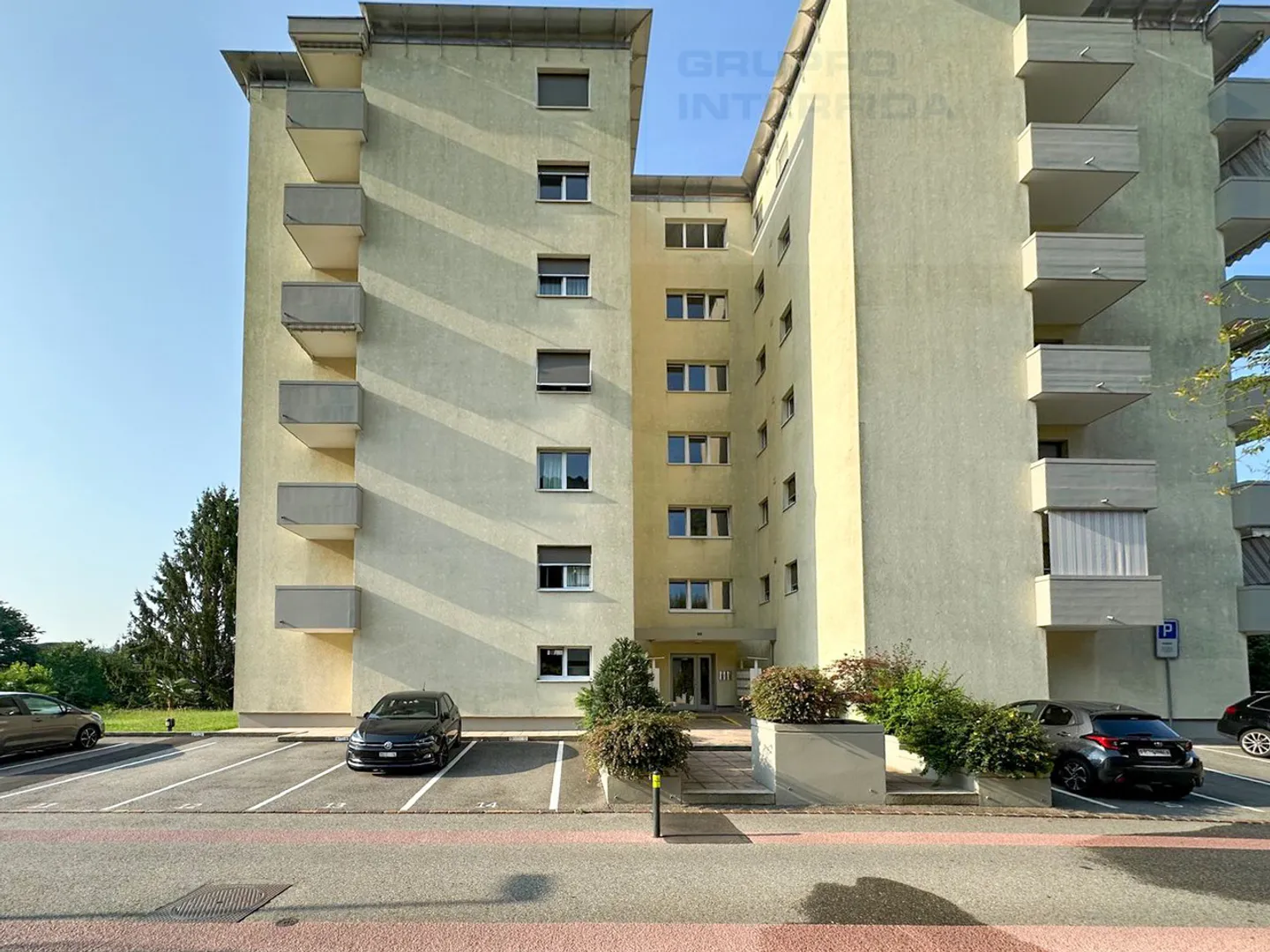 Apartment with 3.5 rooms on the upper floor - Photo 1 of 6