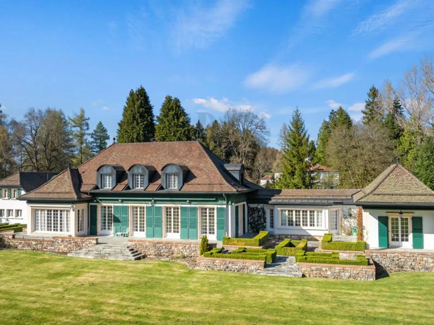 Exclusif : élégant manoir dans une oasis paisible - Photo 1 sur 12