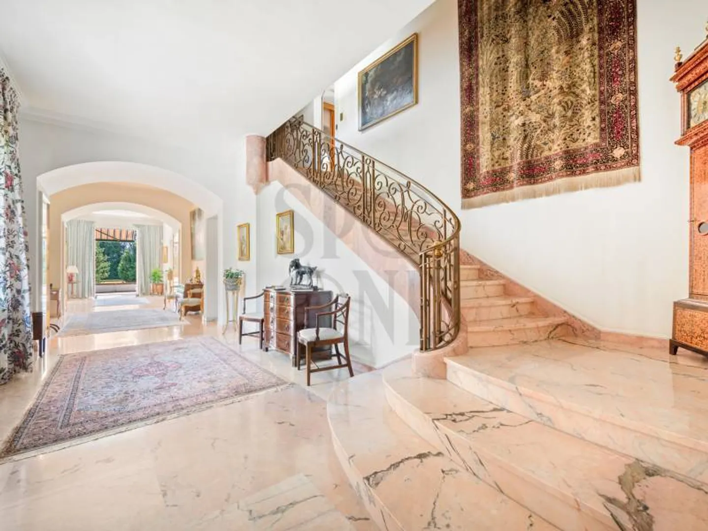 Exclusif : élégant manoir dans une oasis paisible - Photo 2 sur 12