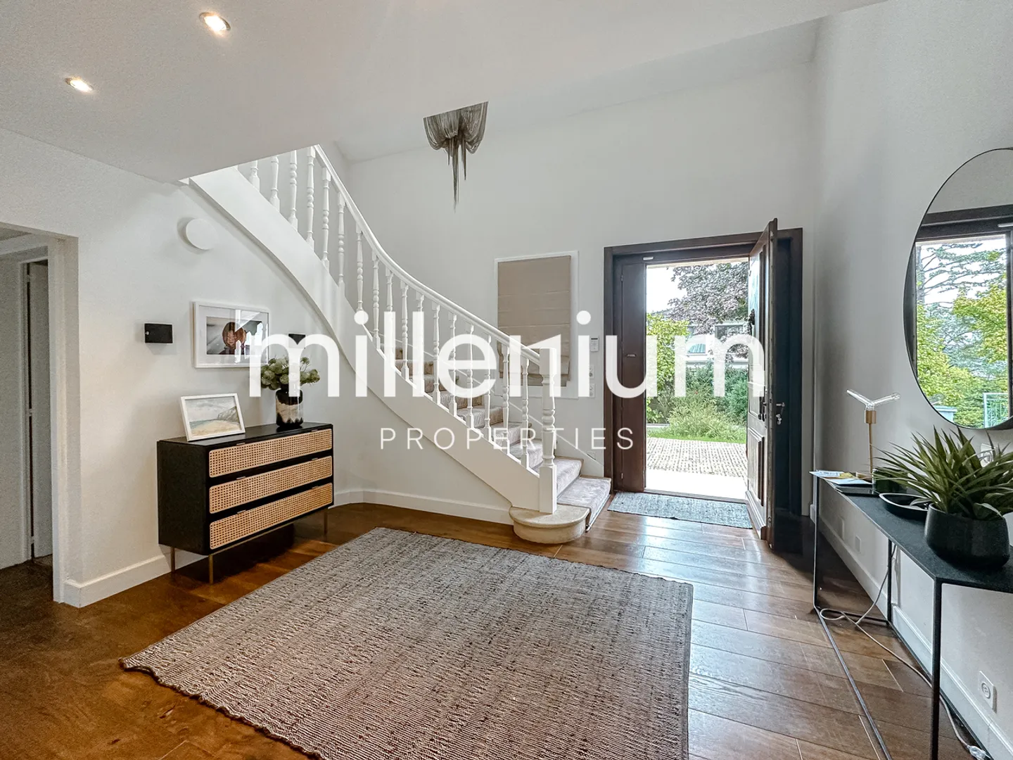 Magnificent House with Pool in Vessy - Photo 7 of 16