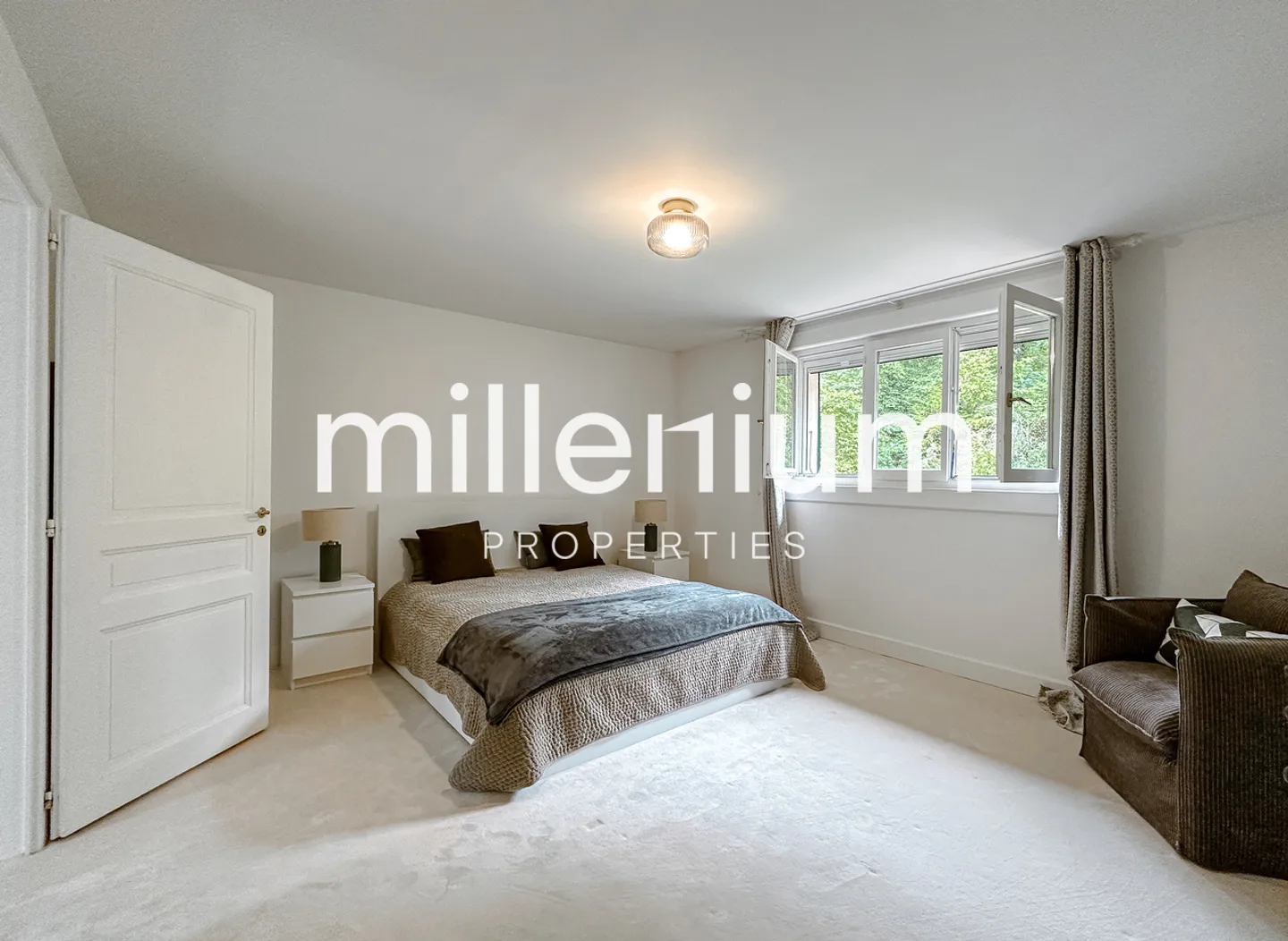 Magnificent House with Pool in Vessy - Photo 11 of 16