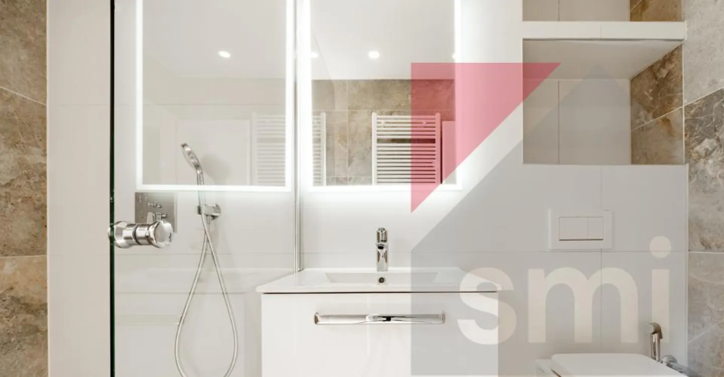 Elegant 3.5-room renovated apartment just steps from the center of Bulle - Photo 4 of 6