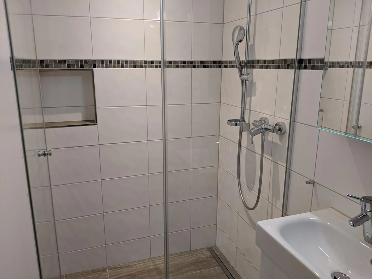 5.5 Room Attic Apartment with Large Balcony and View into the Green - Photo 7 of 25