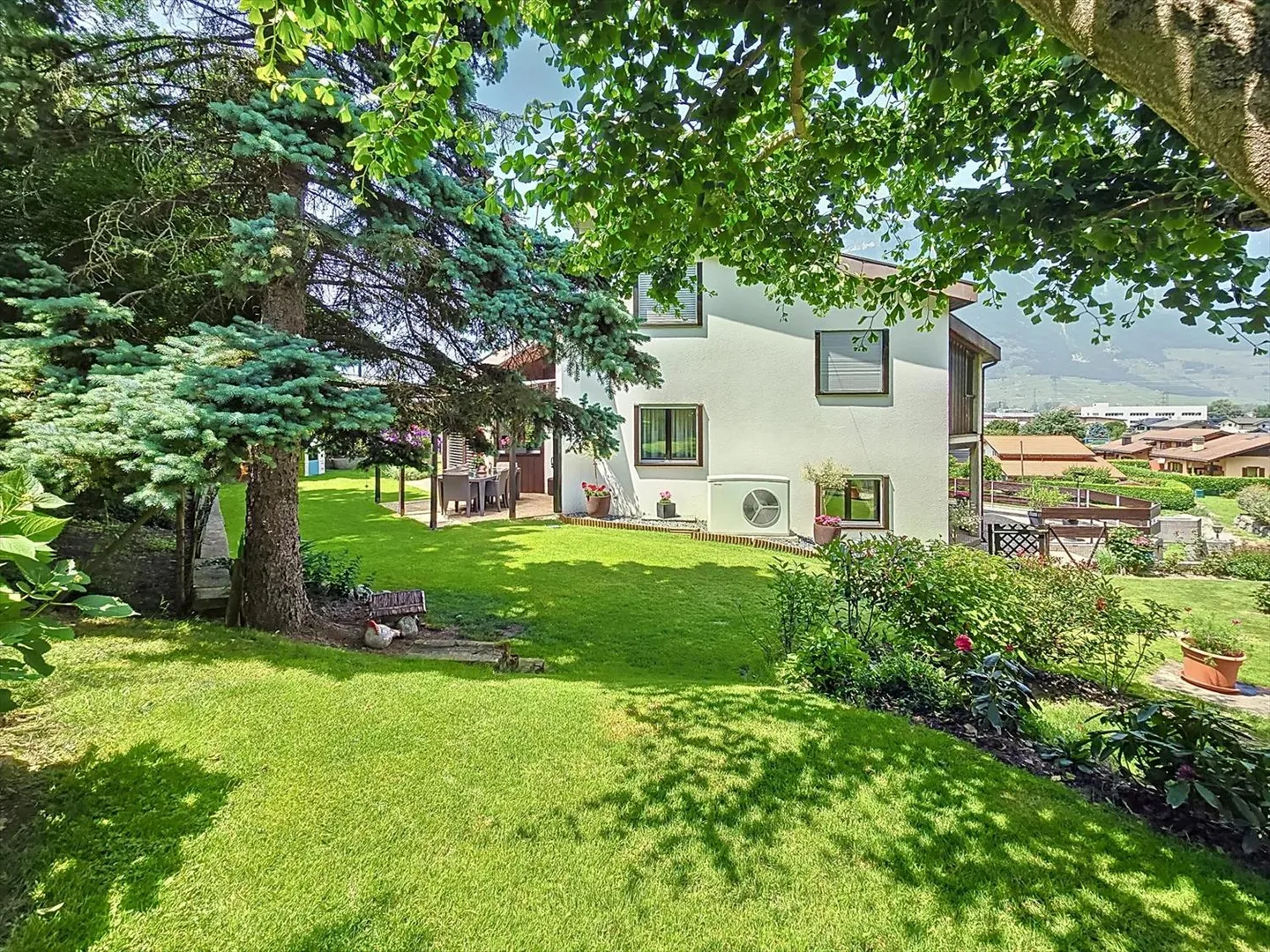 Villa eccezionale con ampio terreno - Foto 1 di 13