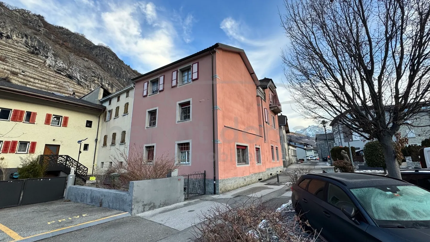 Building with 5 apartments - Photo 7 of 7