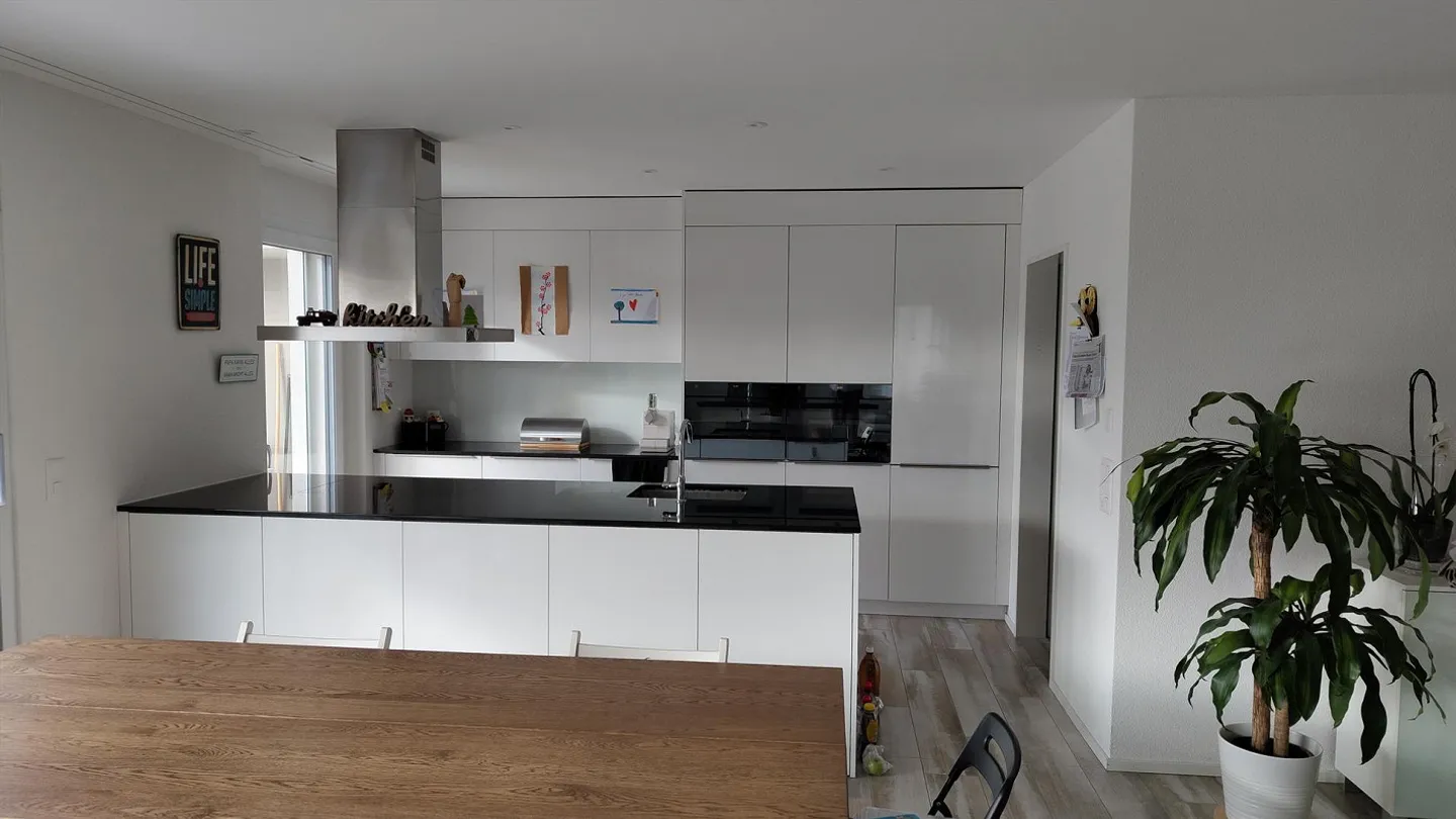 Geräumige moderne Wohnung mit Aussicht - Foto 3 von 10