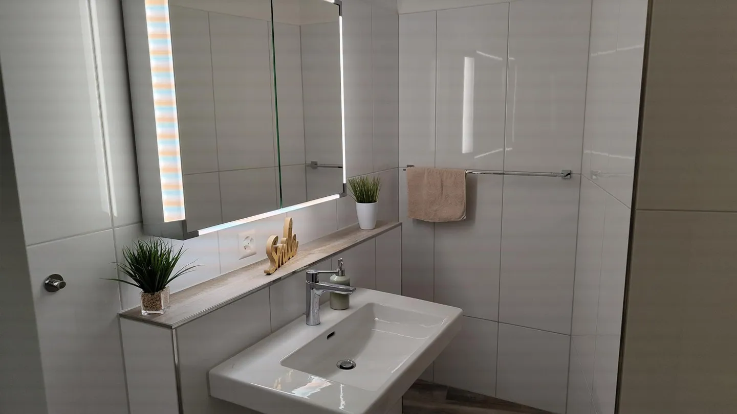 Geräumige moderne Wohnung mit Aussicht - Foto 9 von 10