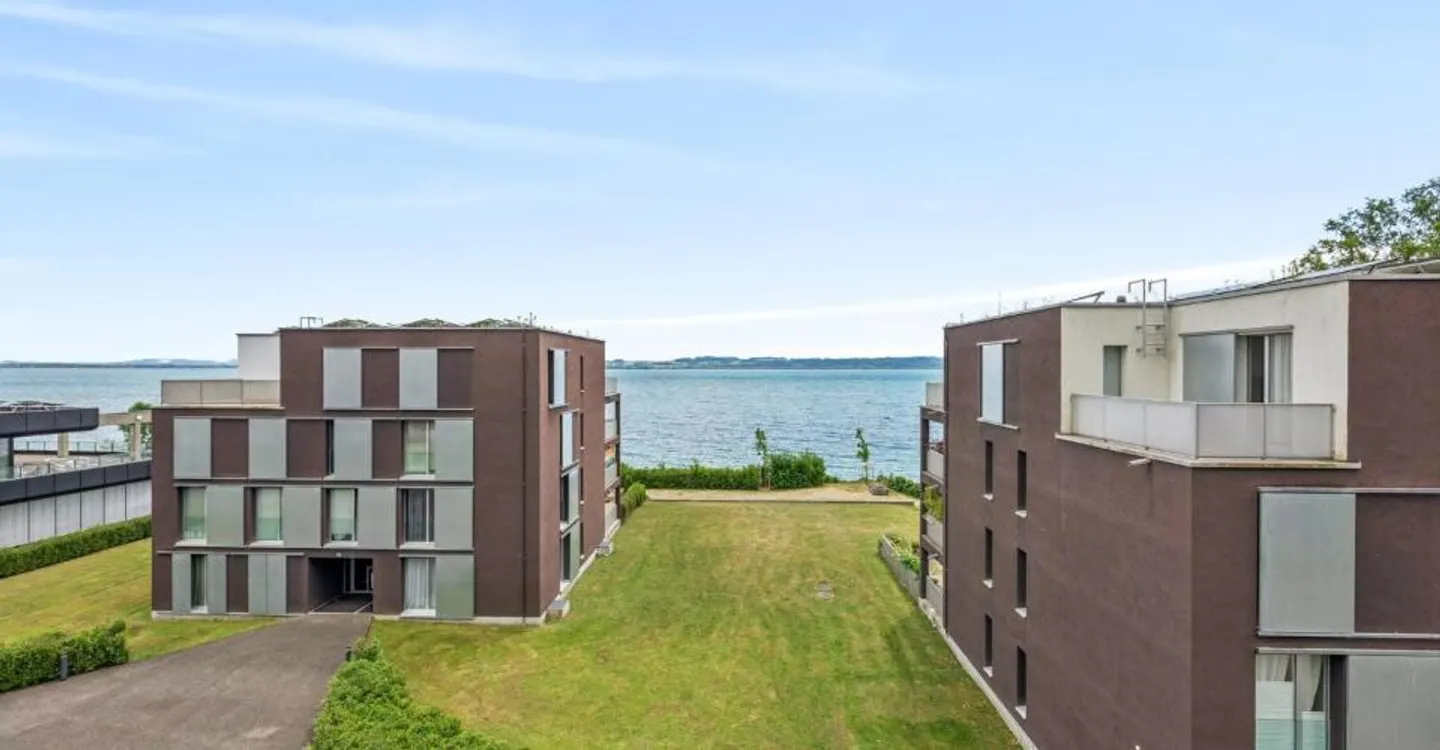 Magnifico attico di 3,5 locali, fronte lago con spiaggia privata - Foto 8 di 8