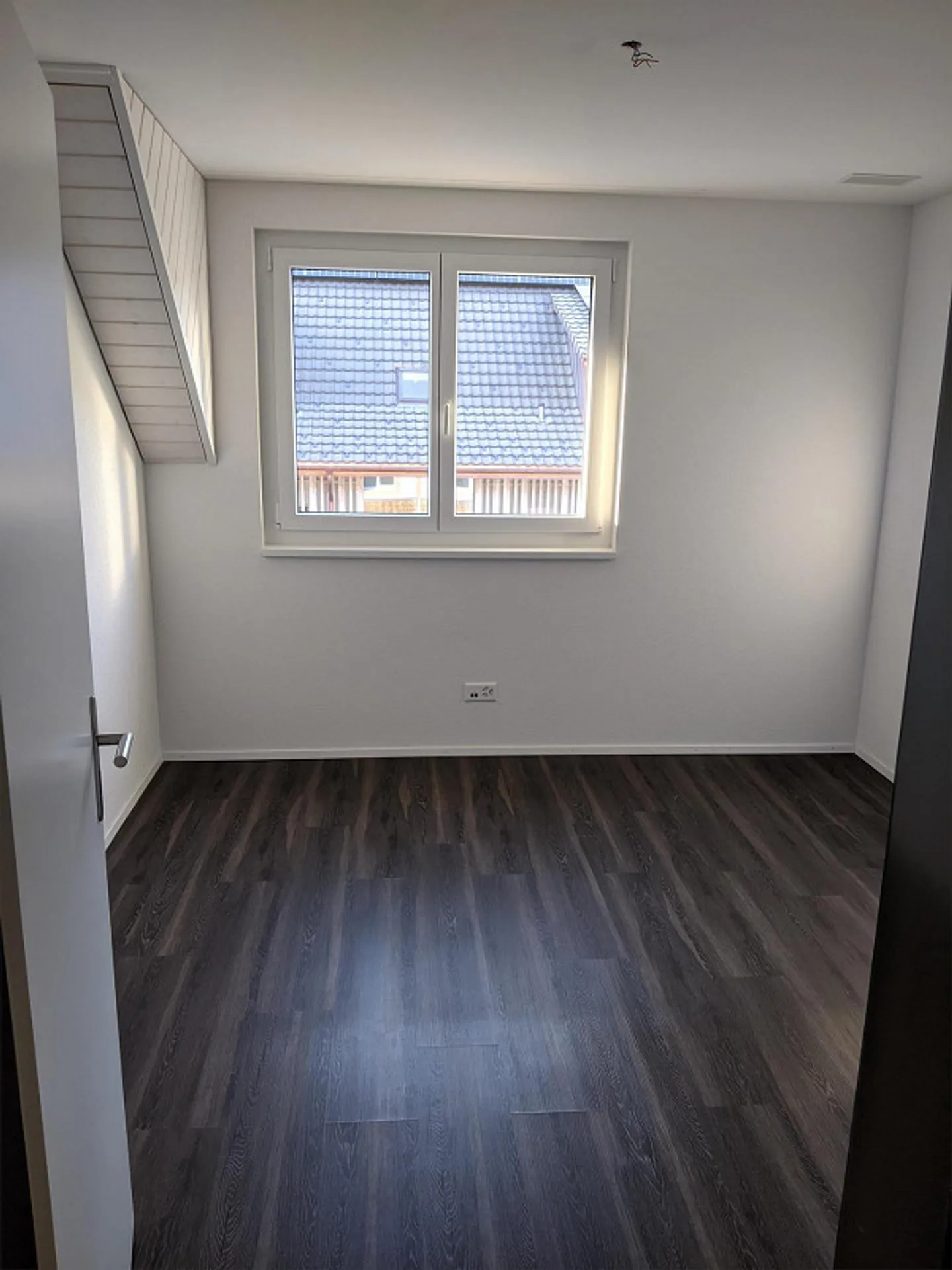 5.5 Room Attic Apartment with Large Balcony and View into the Green - Photo 10 of 25