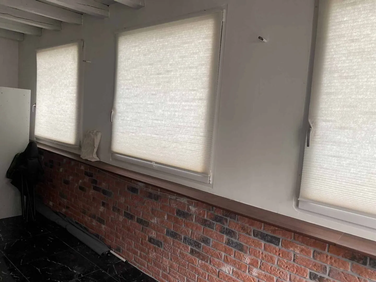 Atelier - Dépôt avec garage adjacent - Photo 2 sur 6