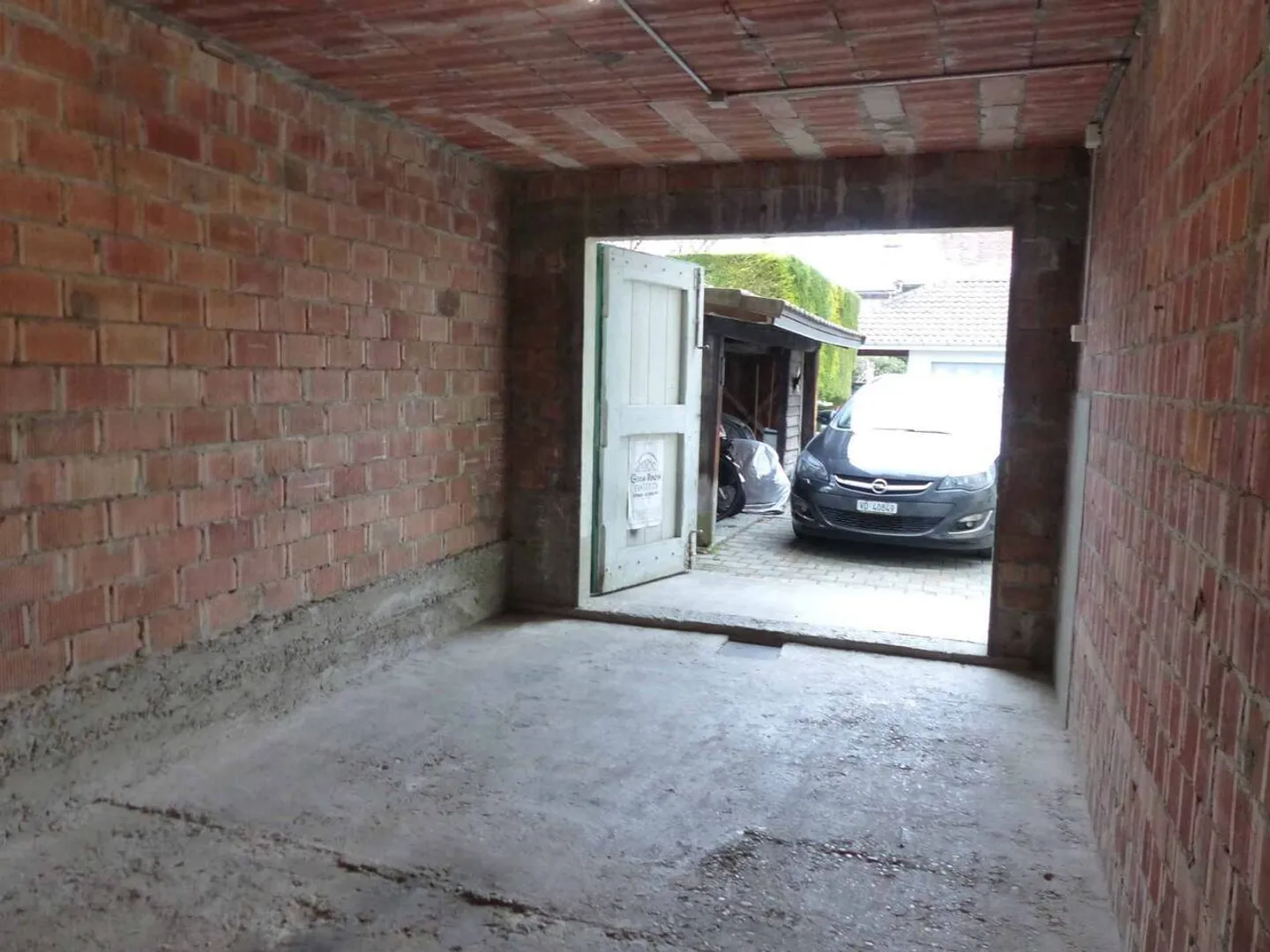 Atelier - Dépôt avec garage adjacent - Photo 6 sur 6