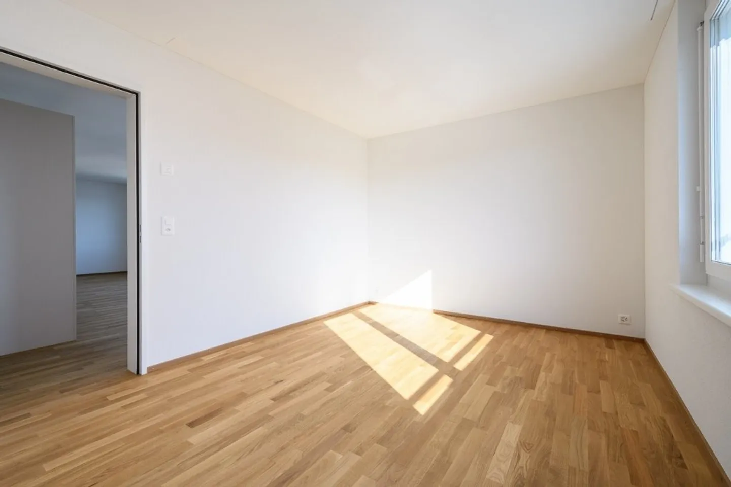 Helle 4.5-Zimmer Wohnung - Foto 3 von 9