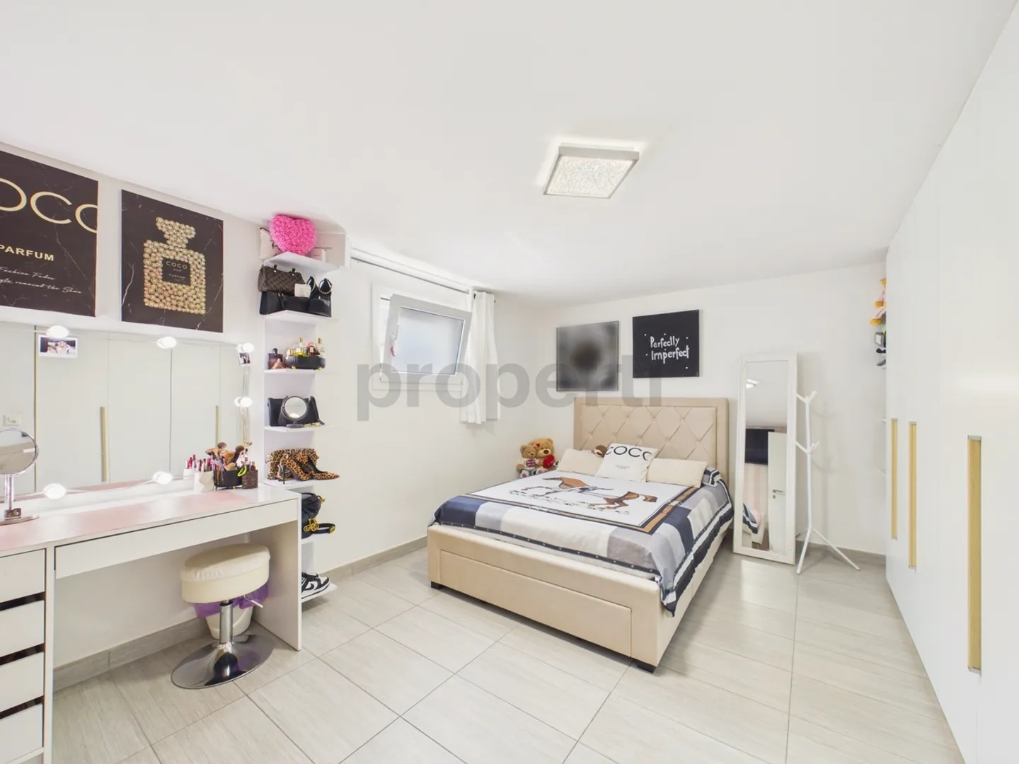 Einfamilienhaus mit 6,5 Zimmern, exklusivem Garten und großzügigen Räumen... - Foto 7 von 13