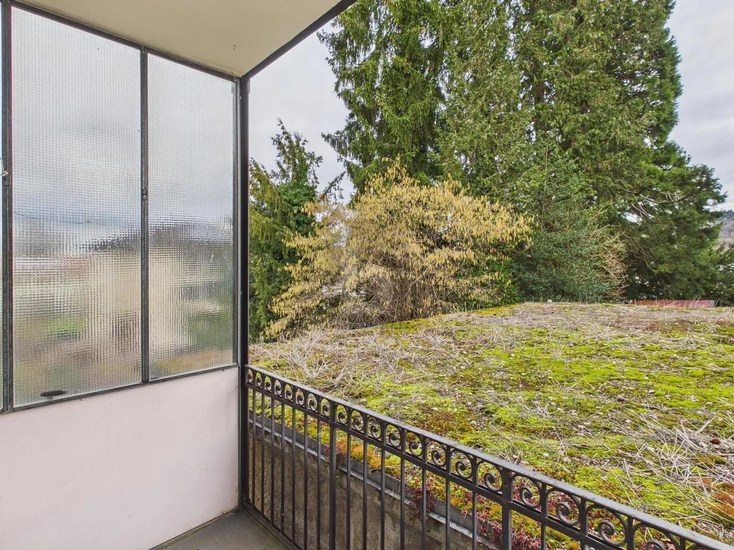 Helle Wohnung mit Balkonen - Foto 2 von 6