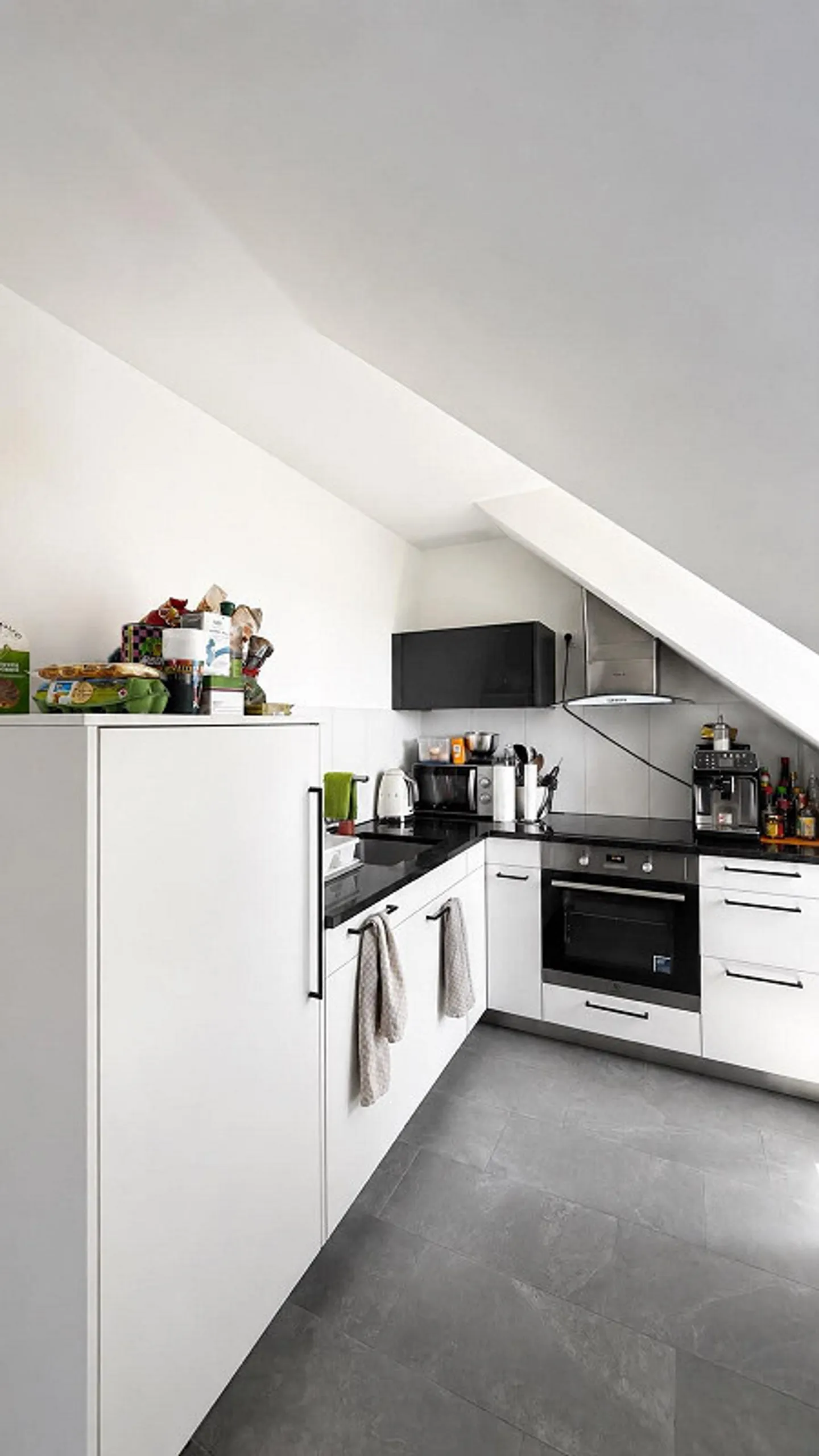 Appartement en duplex classique de 5,5 pièces dans la verdure et pourtant proche de la ville - Photo 3 sur 8