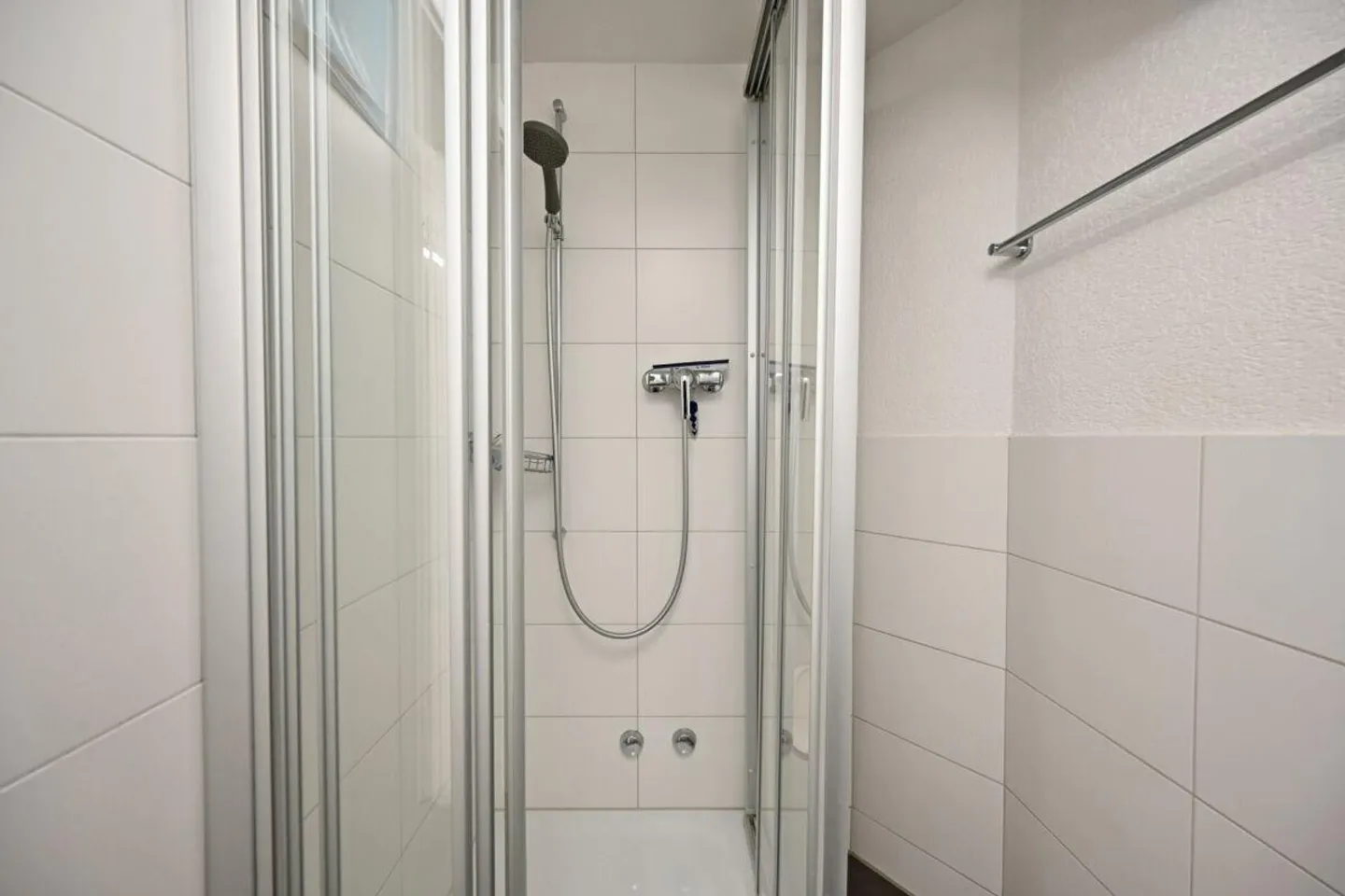 Ufficio luminoso in posizione privilegiata Aare - ideale per studio/agenzia, solo CHF 251... - Foto 7 di 9