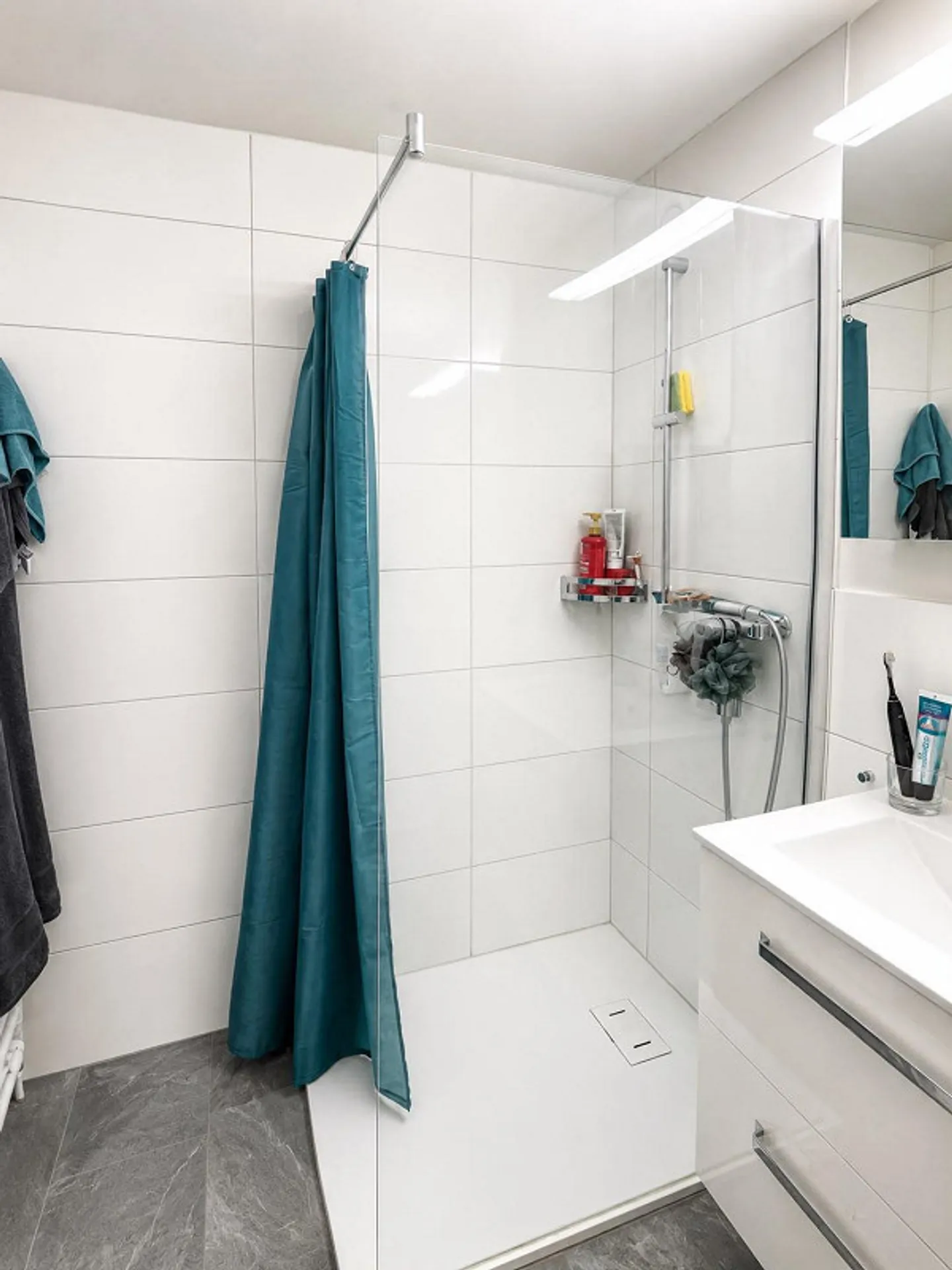 Appartement en duplex classique de 5,5 pièces dans la verdure et pourtant proche de la ville - Photo 8 sur 8