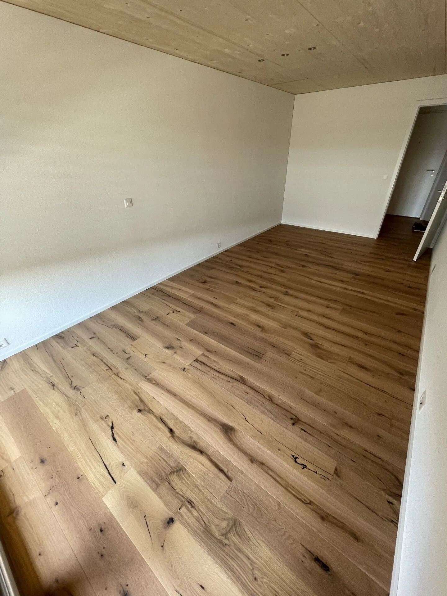 Modern 2.5-room apartment in new building with balcony and beautiful view - Photo 5 of 8