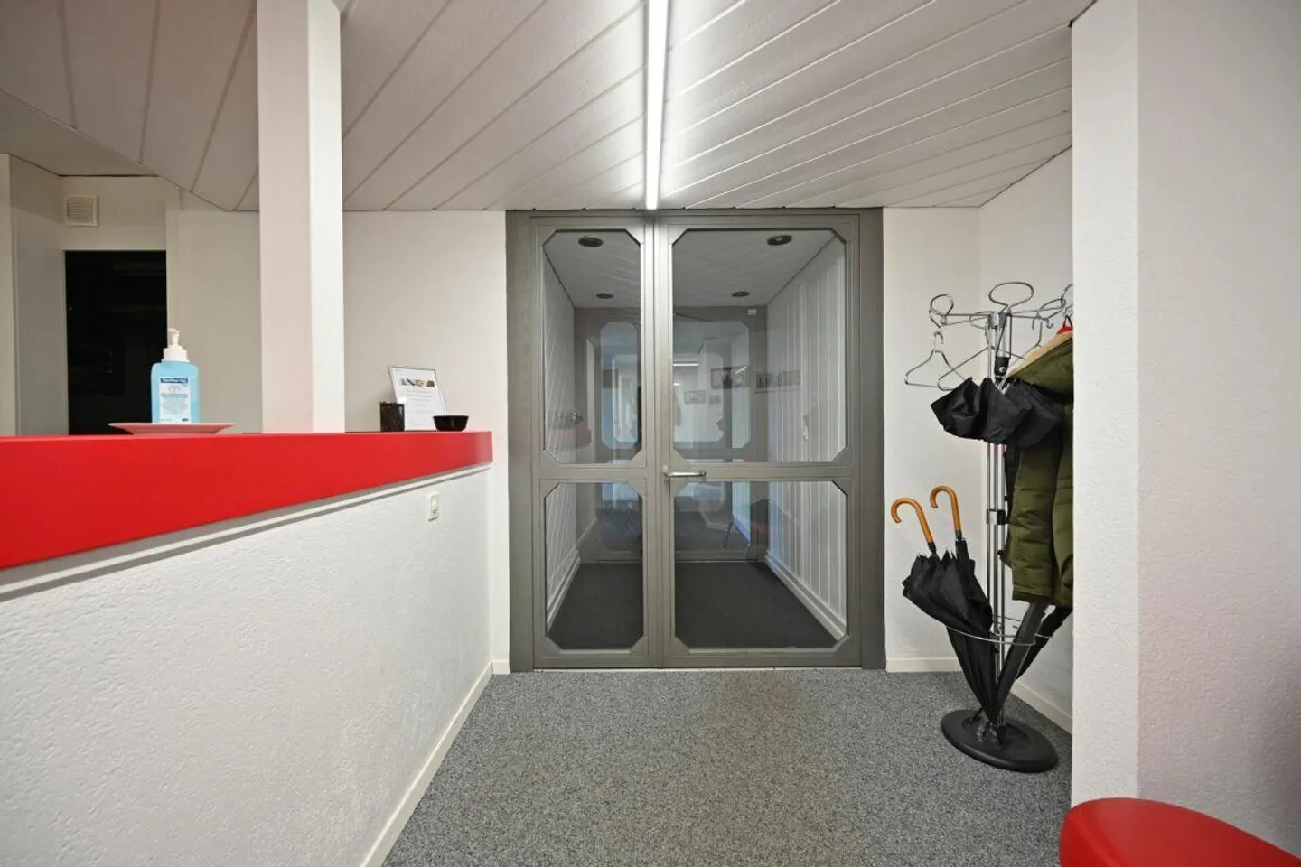 Ufficio luminoso in posizione privilegiata Aare - ideale per studio/agenzia, solo CHF 251... - Foto 9 di 9