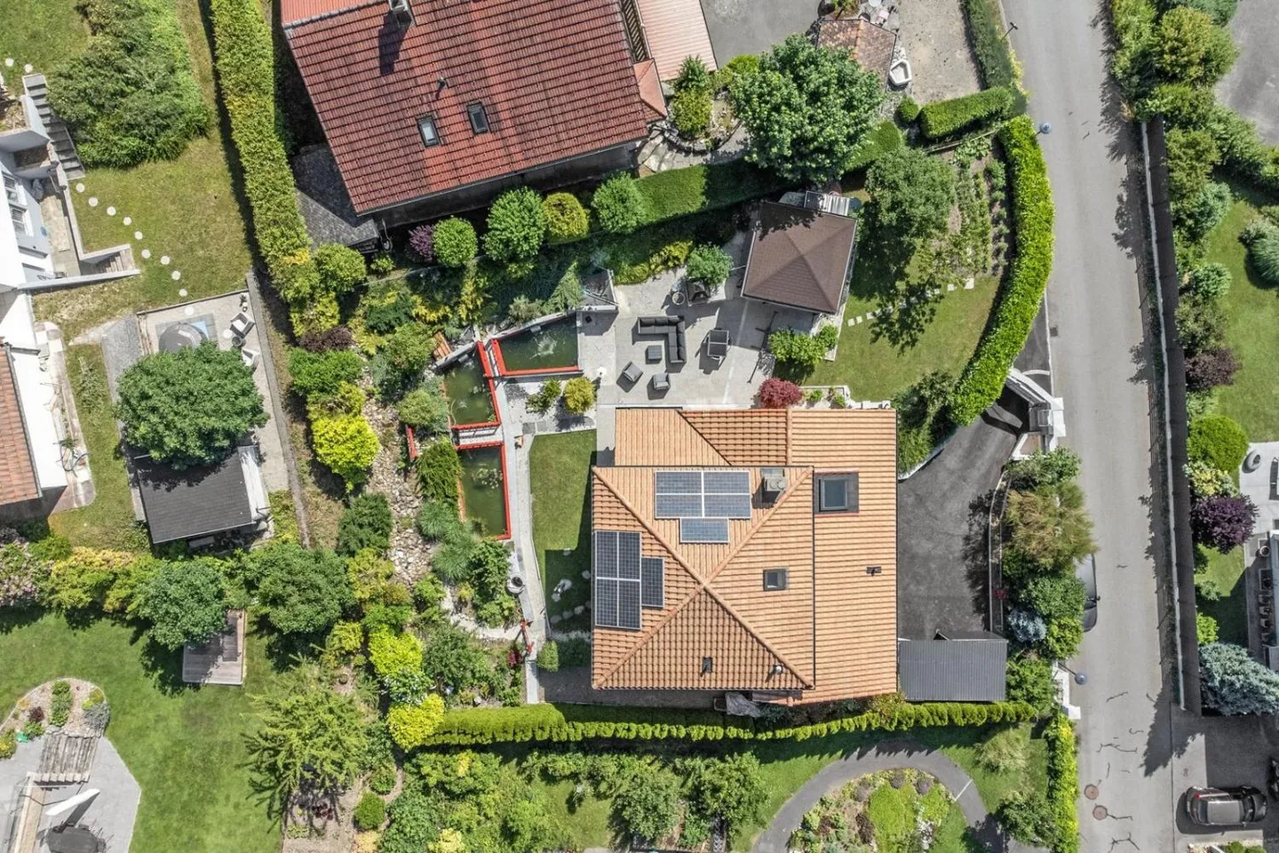 House in perfect condition with stunning view of Vallorbe - Photo 2 of 13