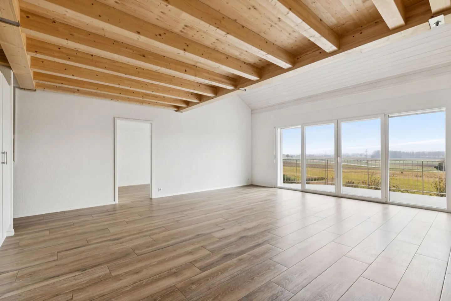 Beautiful 4.5 Room Apartment + Mezzanine - Photo 1 of 14