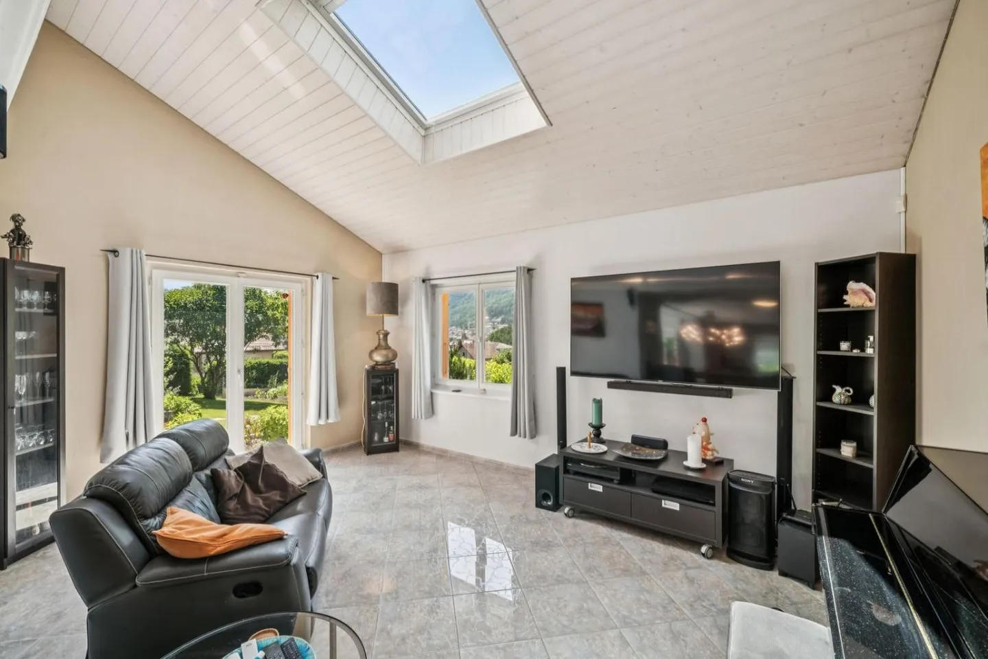 House in perfect condition with stunning view of Vallorbe - Photo 5 of 13